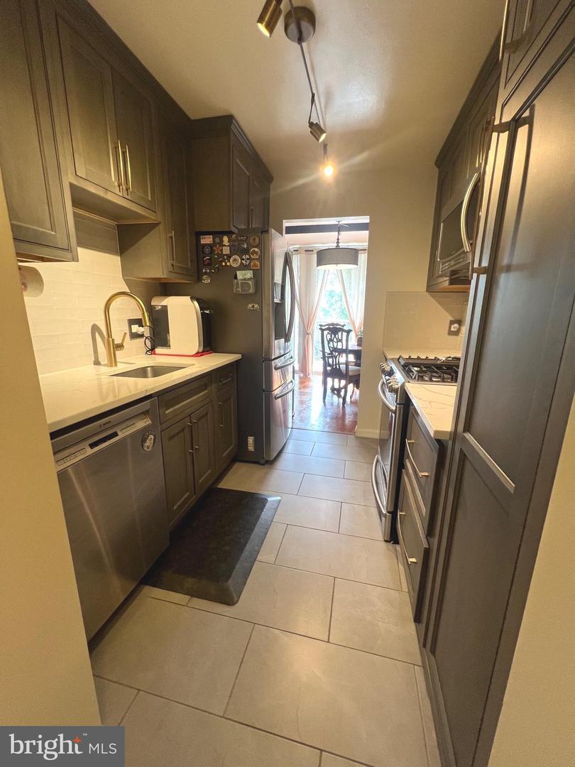 301 N BEAUREGARD ST N #303, ALEXANDRIA, Virginia 22312, 1 Bedroom Bedrooms, ,1 BathroomBathrooms,Residential,For sale,301 N BEAUREGARD ST N #303,VAAX2049126 MLS # VAAX2049126