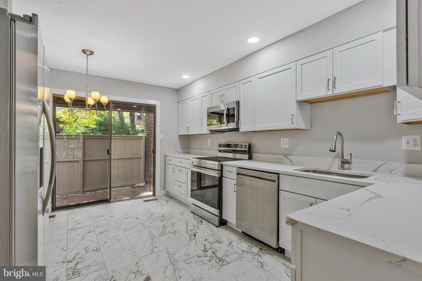 2037 WETHERSFIELD CT, RESTON, Virginia 20191, 4 Bedrooms Bedrooms, ,3 BathroomsBathrooms,Residential,For sale,2037 WETHERSFIELD CT,VAFX2264012 MLS # VAFX2264012