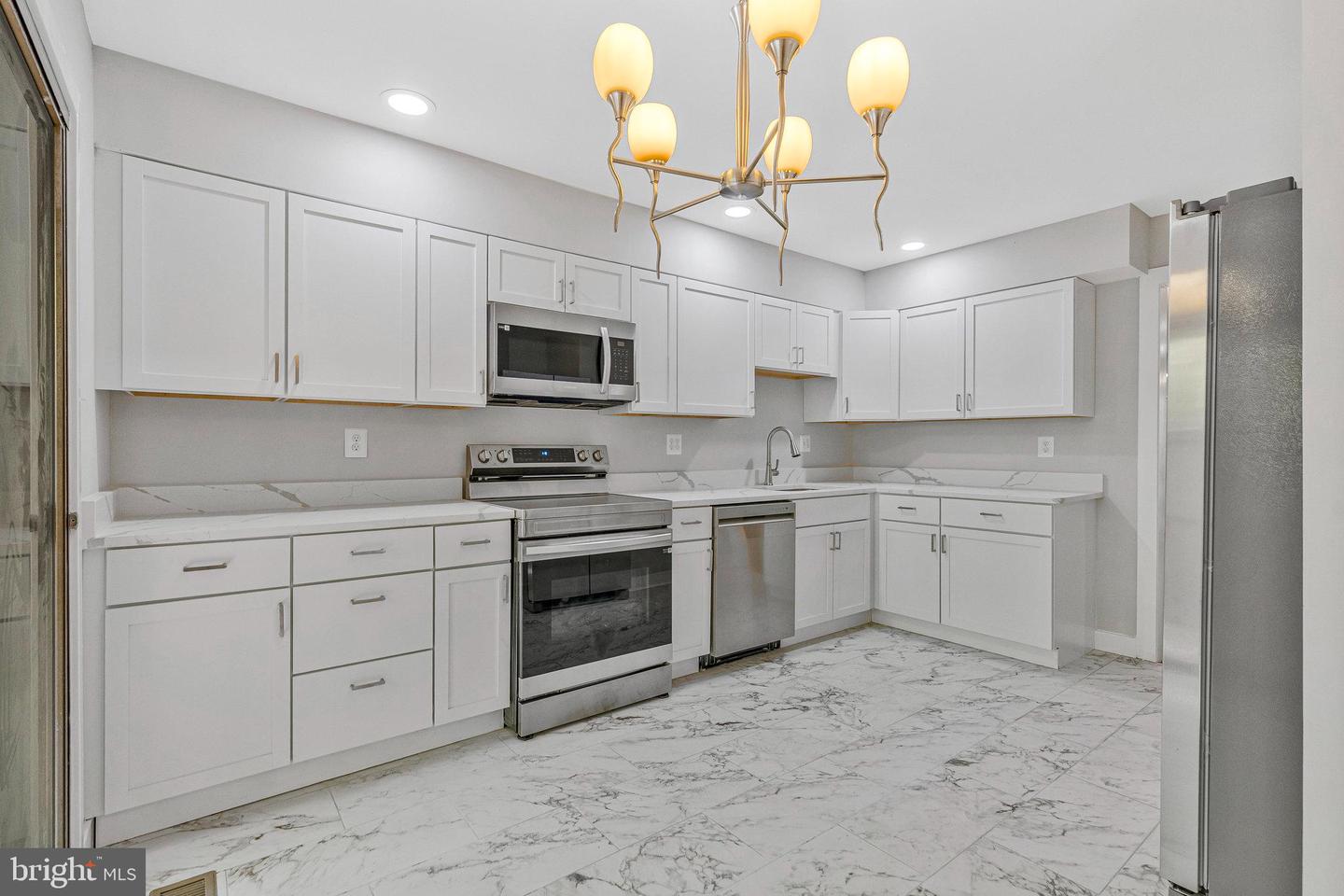 2037 WETHERSFIELD CT, RESTON, Virginia 20191, 4 Bedrooms Bedrooms, ,3 BathroomsBathrooms,Residential,For sale,2037 WETHERSFIELD CT,VAFX2264012 MLS # VAFX2264012