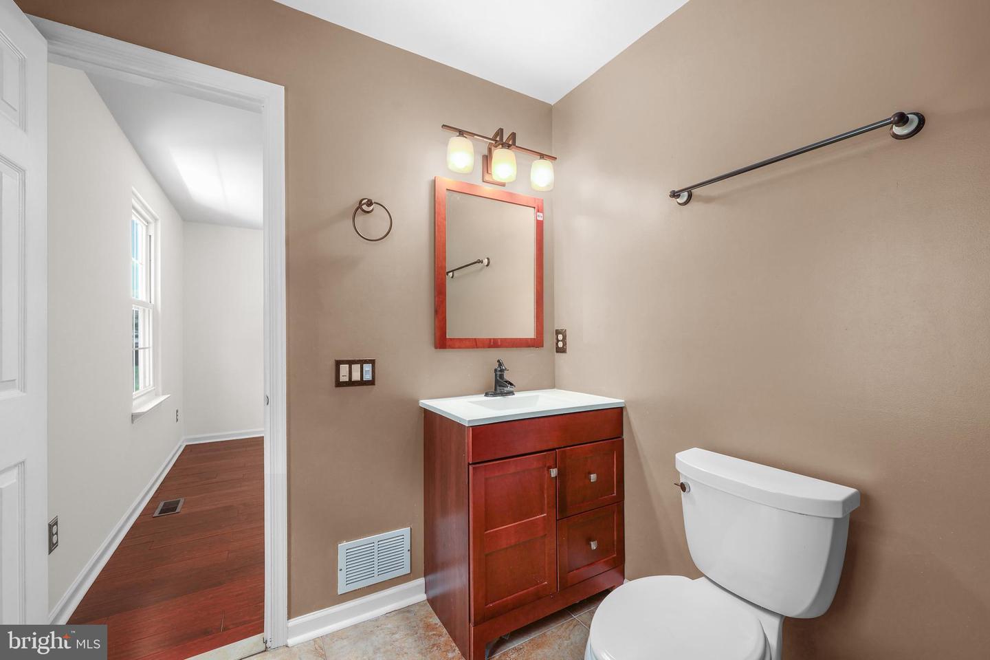 14814 BASINGSTOKE LOOP, CENTREVILLE, Virginia 20120, 3 Bedrooms Bedrooms, ,2 BathroomsBathrooms,Residential,For sale,14814 BASINGSTOKE LOOP,VAFX2264088 MLS # VAFX2264088
