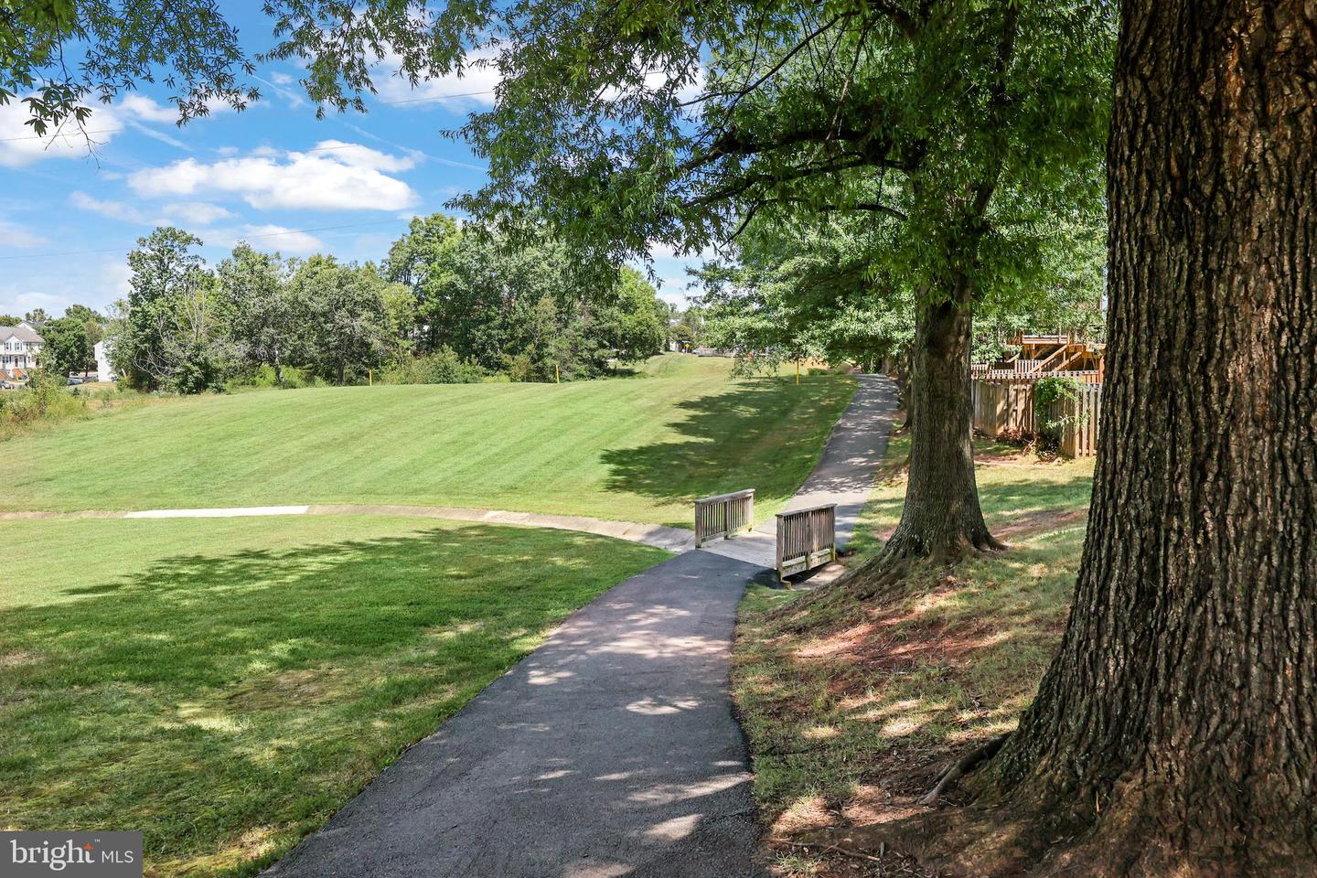 14814 BASINGSTOKE LOOP, CENTREVILLE, Virginia 20120, 3 Bedrooms Bedrooms, ,2 BathroomsBathrooms,Residential,For sale,14814 BASINGSTOKE LOOP,VAFX2264088 MLS # VAFX2264088