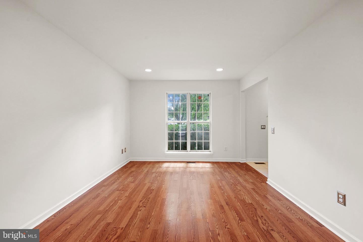 14814 BASINGSTOKE LOOP, CENTREVILLE, Virginia 20120, 3 Bedrooms Bedrooms, ,2 BathroomsBathrooms,Residential,For sale,14814 BASINGSTOKE LOOP,VAFX2264088 MLS # VAFX2264088