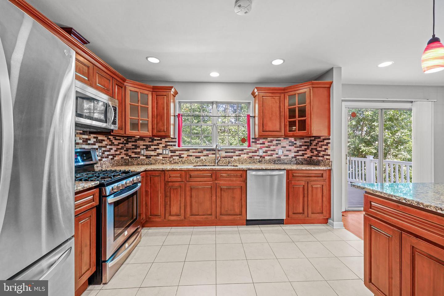 14814 BASINGSTOKE LOOP, CENTREVILLE, Virginia 20120, 3 Bedrooms Bedrooms, ,2 BathroomsBathrooms,Residential,For sale,14814 BASINGSTOKE LOOP,VAFX2264088 MLS # VAFX2264088