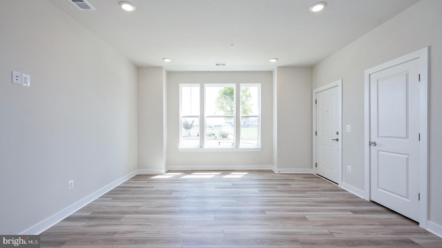 20189 NORTHPARK DR, ASHBURN, Virginia 20147, 3 Bedrooms Bedrooms, ,2 BathroomsBathrooms,Residential,For sale,20189 NORTHPARK DR,VALO2105716 MLS # VALO2105716