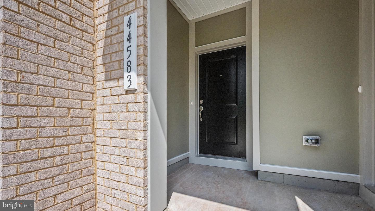 44583 STRABANE TER, ASHBURN, Virginia 20147, 3 Bedrooms Bedrooms, ,2 BathroomsBathrooms,Residential,For sale,44583 STRABANE TER,VALO2105750 MLS # VALO2105750