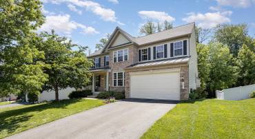 21 BEREA KNOLLS DR, FREDERICKSBURG, Virginia 22406, 5 Bedrooms Bedrooms, ,3 BathroomsBathrooms,Residential,For sale,21 BEREA KNOLLS DR,VAST2042282 MLS # VAST2042282