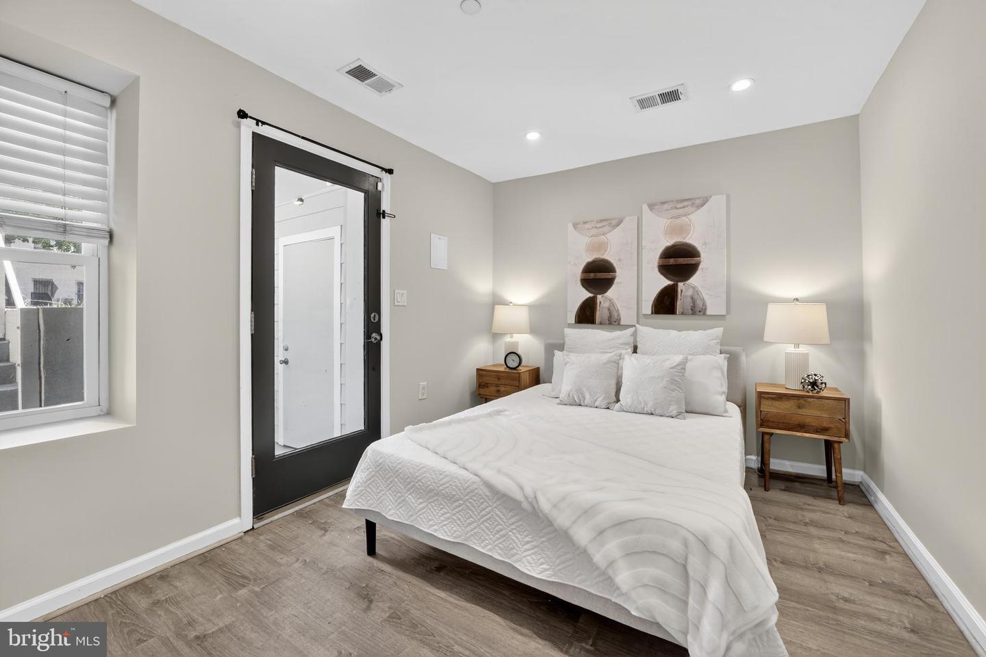 2016 4TH ST NE #1, WASHINGTON, District Of Columbia 20002, 2 Bedrooms Bedrooms, ,2 BathroomsBathrooms,Residential,For sale,2016 4TH ST NE #1,DCDC2217550 MLS # DCDC2217550