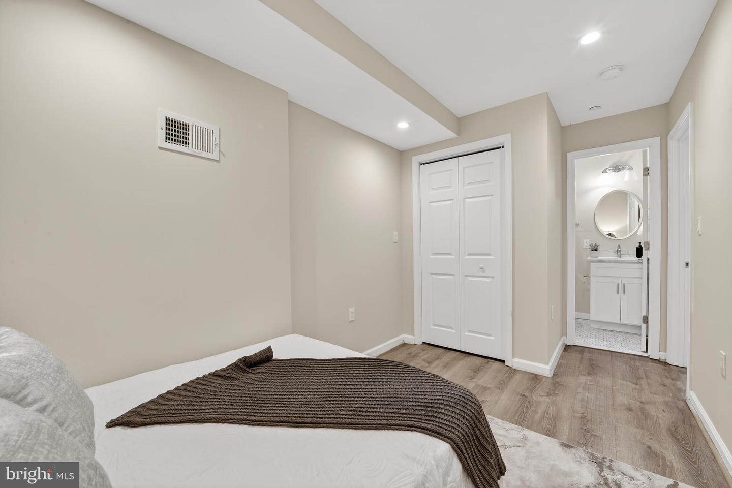 2016 4TH ST NE #1, WASHINGTON, District Of Columbia 20002, 2 Bedrooms Bedrooms, ,2 BathroomsBathrooms,Residential,For sale,2016 4TH ST NE #1,DCDC2217550 MLS # DCDC2217550