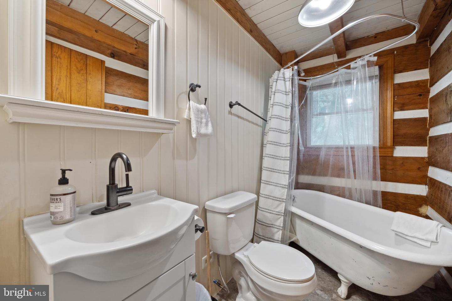 711 INDIAN CAMP TRL, MAURERTOWN, Virginia 22644, ,Residential,For sale,711 INDIAN CAMP TRL,VASH2012388 MLS # VASH2012388