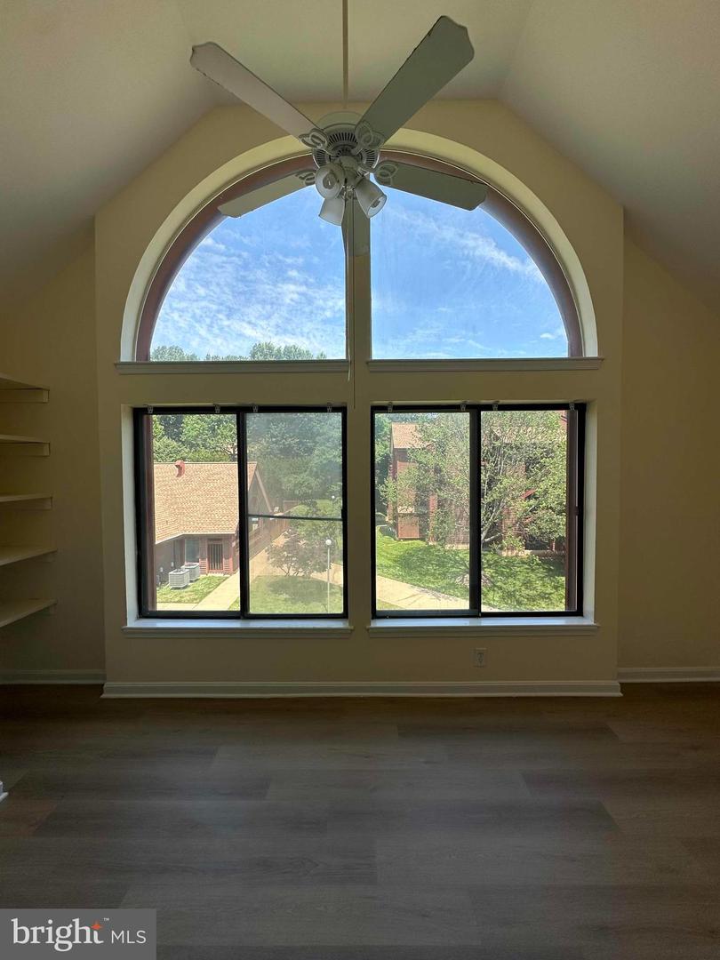 2820 LEE OAKS PLACE #302, FALLS CHURCH, Virginia 22046, 3 Bedrooms Bedrooms, ,2 BathroomsBathrooms,Residential,For sale,2820 LEE OAKS PLACE #302,VAFX2264312 MLS # VAFX2264312