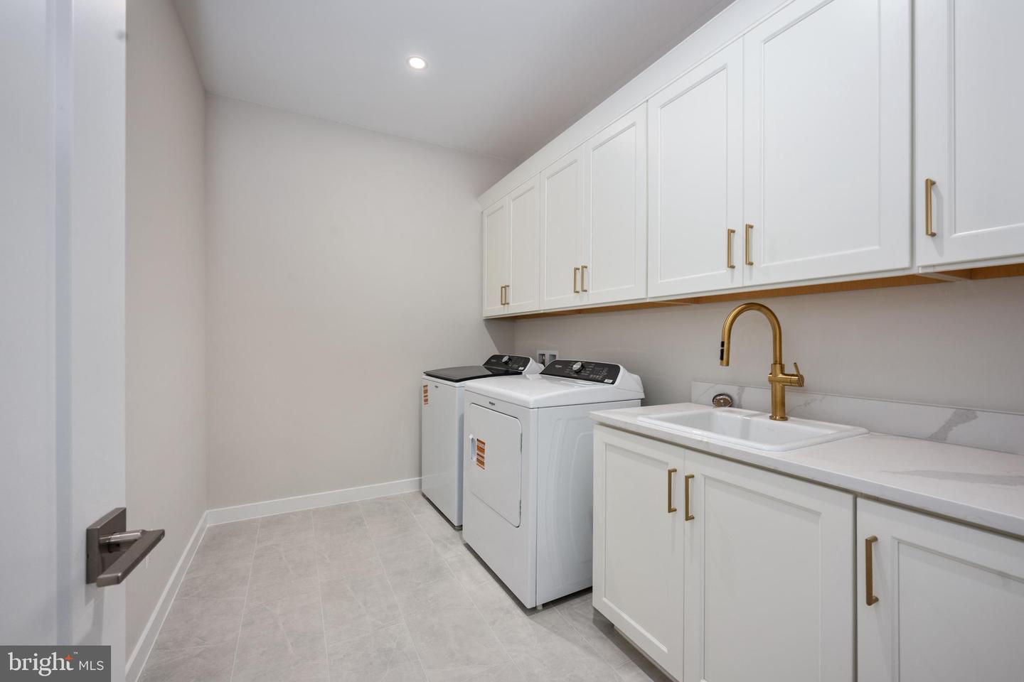 41697 CAREFREE CT, ALDIE, Virginia 20105, 6 Bedrooms Bedrooms, ,6 BathroomsBathrooms,Residential,For sale,41697 CAREFREE CT,VALO2105800 MLS # VALO2105800
