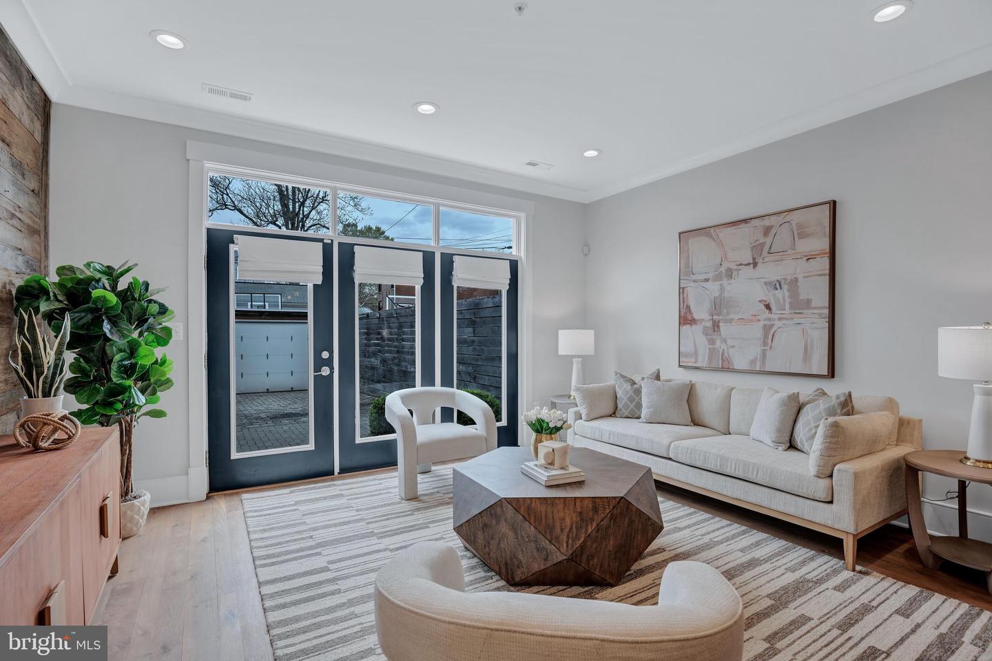1622 E ST SE, WASHINGTON, District Of Columbia 20003, 4 Bedrooms Bedrooms, ,4 BathroomsBathrooms,Residential,For sale,1622 E ST SE,DCDC2217584 MLS # DCDC2217584