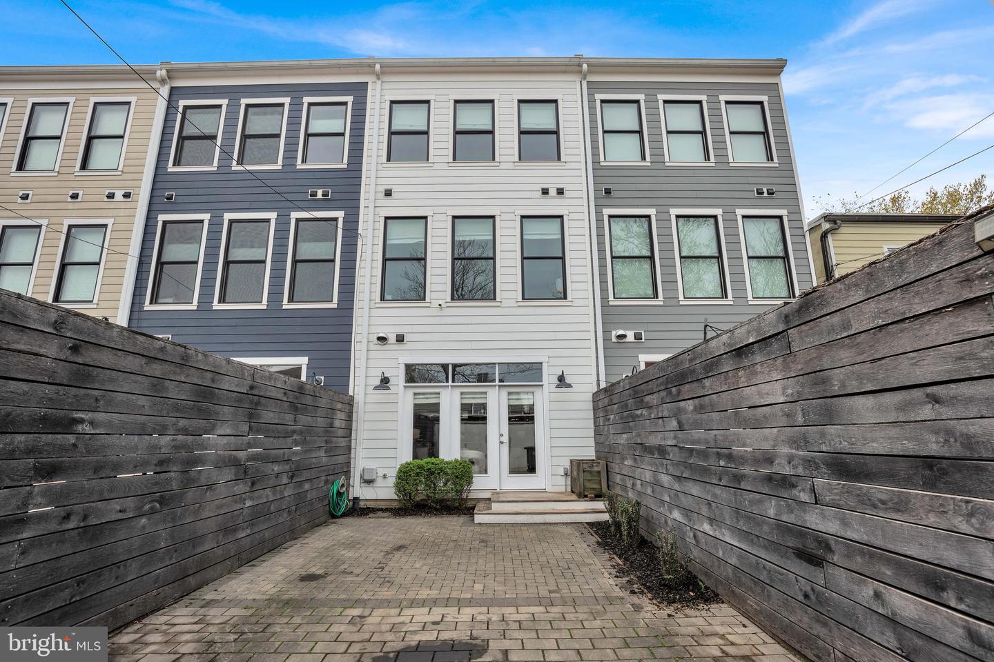 1622 E ST SE, WASHINGTON, District Of Columbia 20003, 4 Bedrooms Bedrooms, ,4 BathroomsBathrooms,Residential,For sale,1622 E ST SE,DCDC2217584 MLS # DCDC2217584