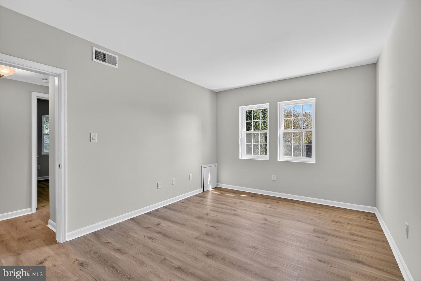 1741 N TROY ST #8-428, ARLINGTON, Virginia 22201, 2 Bedrooms Bedrooms, ,1 BathroomBathrooms,Residential,For sale,1741 N TROY ST #8-428,VAAR2062980 MLS # VAAR2062980
