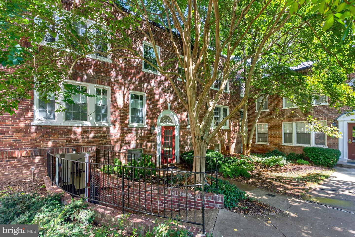 1741 N TROY ST #8-428, ARLINGTON, Virginia 22201, 2 Bedrooms Bedrooms, ,1 BathroomBathrooms,Residential,For sale,1741 N TROY ST #8-428,VAAR2062980 MLS # VAAR2062980
