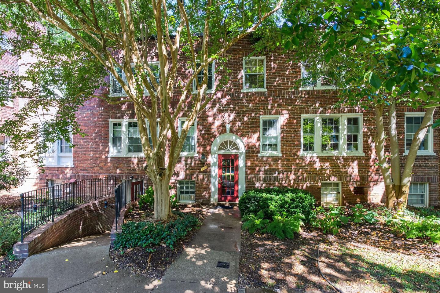 1741 N TROY ST #8-428, ARLINGTON, Virginia 22201, 2 Bedrooms Bedrooms, ,1 BathroomBathrooms,Residential,For sale,1741 N TROY ST #8-428,VAAR2062980 MLS # VAAR2062980