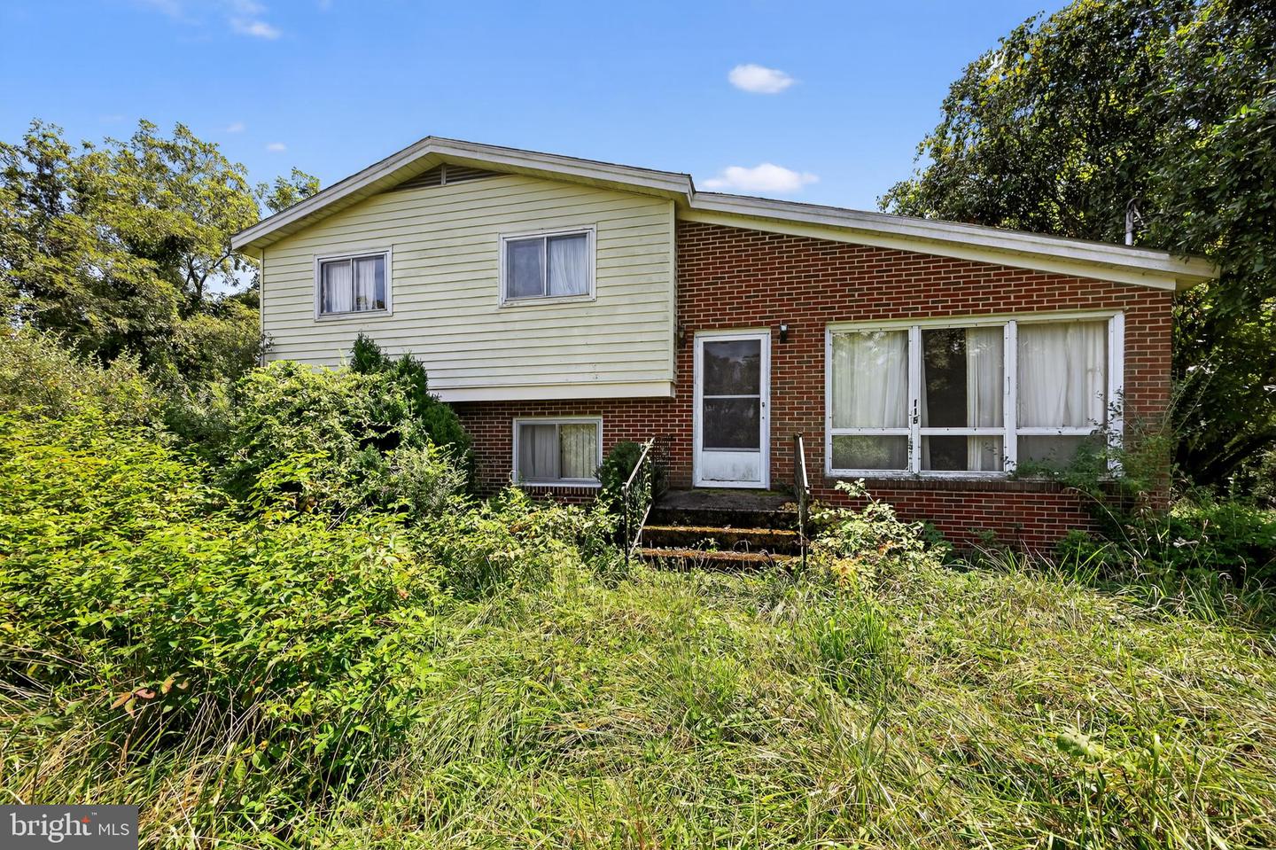 115 GRANDVIEW DR, LEXINGTON, Virginia 24450, 3 Bedrooms Bedrooms, 5 Rooms Rooms,1 BathroomBathrooms,Residential,For sale,115 GRANDVIEW DR,VARB2000144 MLS # VARB2000144