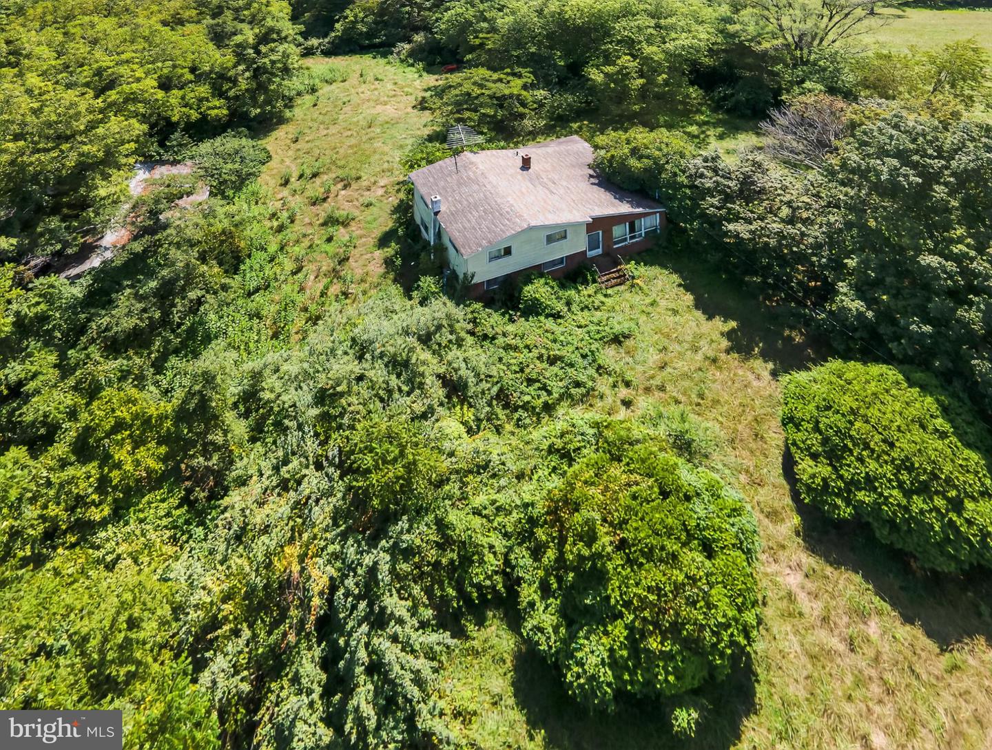 115 GRANDVIEW DR, LEXINGTON, Virginia 24450, 3 Bedrooms Bedrooms, 5 Rooms Rooms,1 BathroomBathrooms,Residential,For sale,115 GRANDVIEW DR,VARB2000144 MLS # VARB2000144