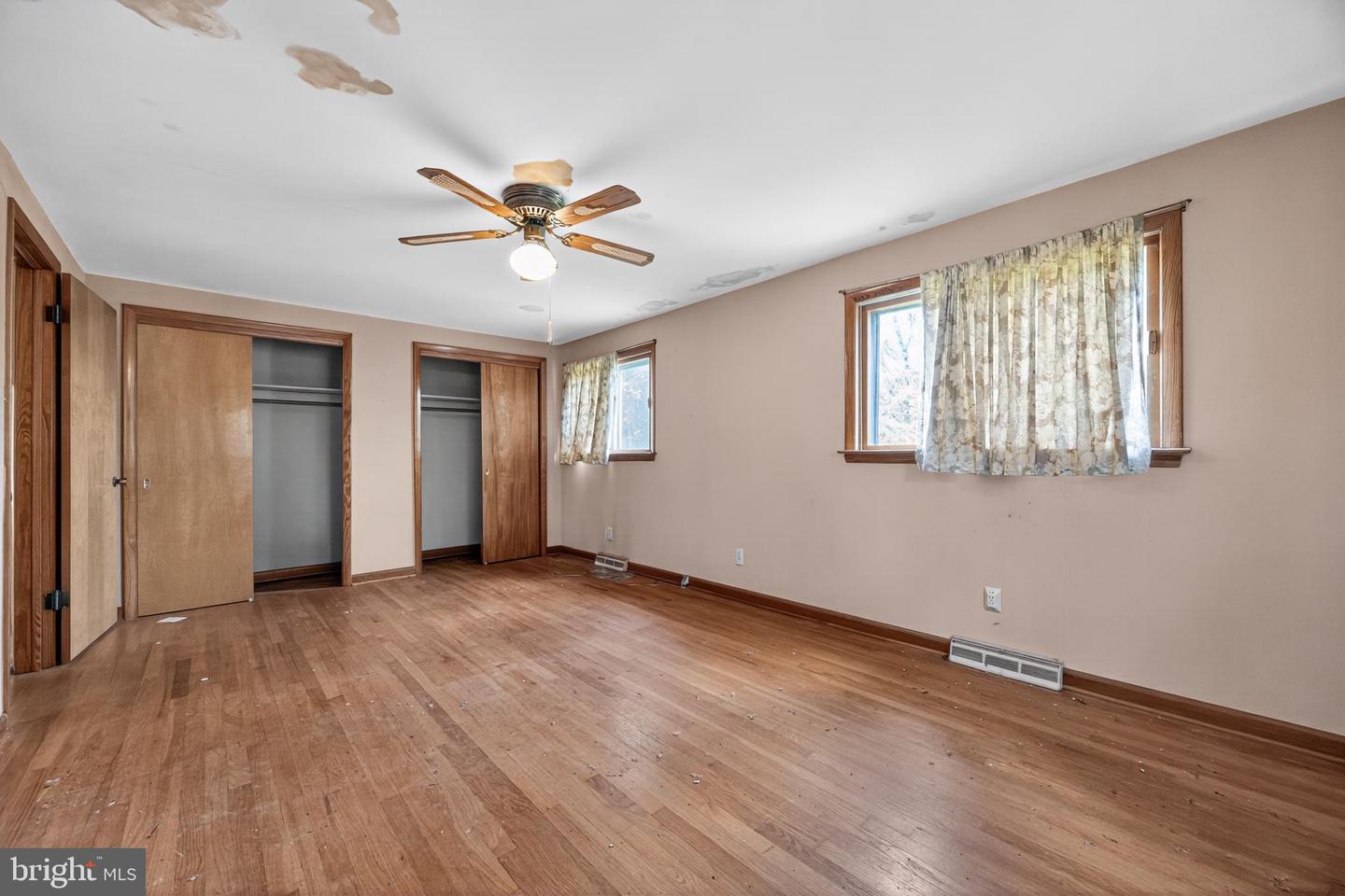 115 GRANDVIEW DR, LEXINGTON, Virginia 24450, 3 Bedrooms Bedrooms, 5 Rooms Rooms,1 BathroomBathrooms,Residential,For sale,115 GRANDVIEW DR,VARB2000144 MLS # VARB2000144