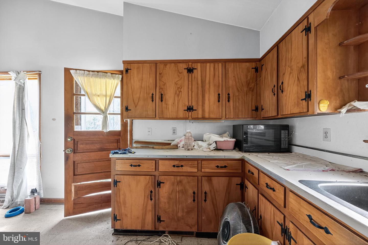 115 GRANDVIEW DR, LEXINGTON, Virginia 24450, 3 Bedrooms Bedrooms, 5 Rooms Rooms,1 BathroomBathrooms,Residential,For sale,115 GRANDVIEW DR,VARB2000144 MLS # VARB2000144