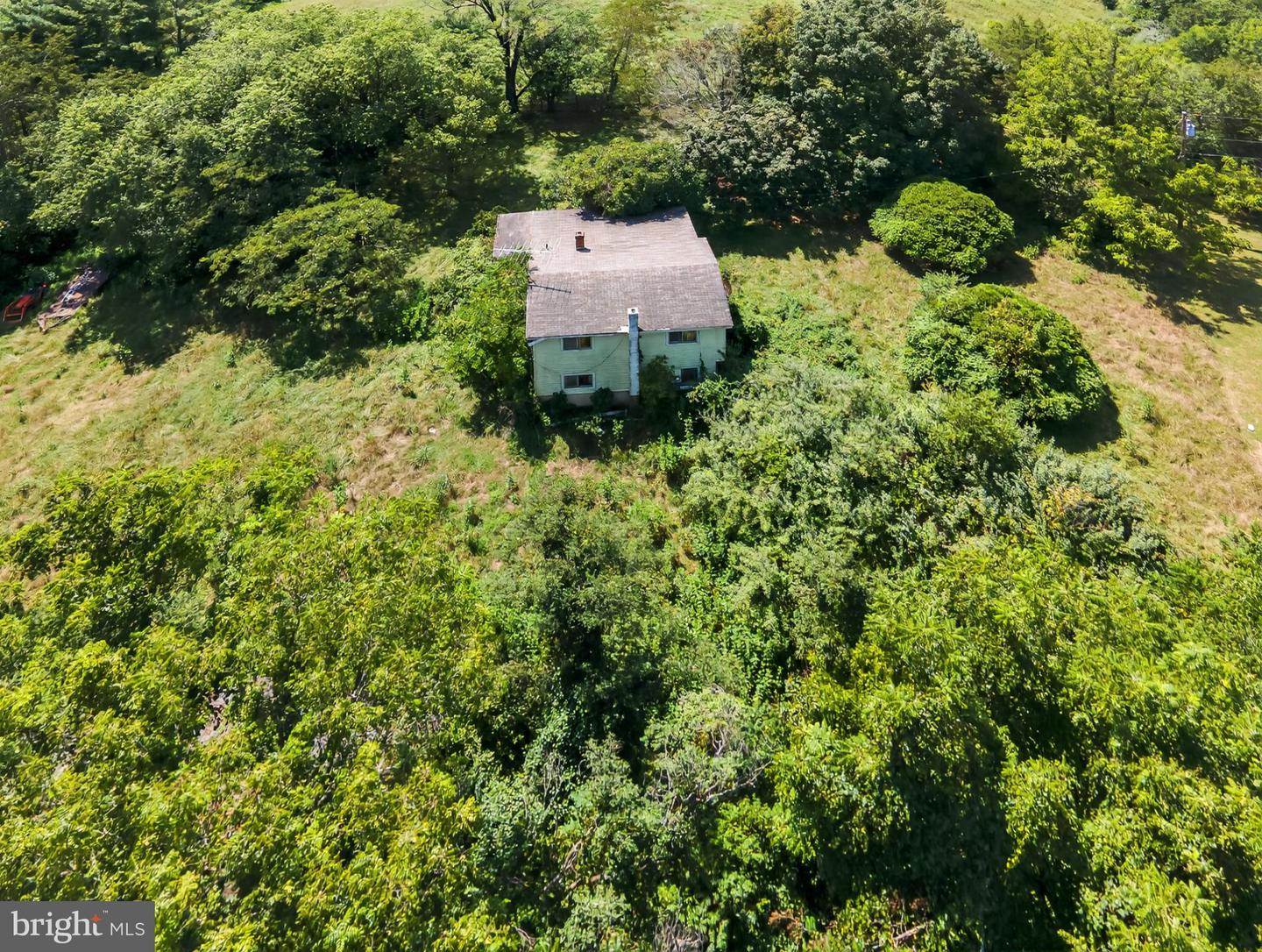 115 GRANDVIEW DR, LEXINGTON, Virginia 24450, 3 Bedrooms Bedrooms, 5 Rooms Rooms,1 BathroomBathrooms,Residential,For sale,115 GRANDVIEW DR,VARB2000144 MLS # VARB2000144