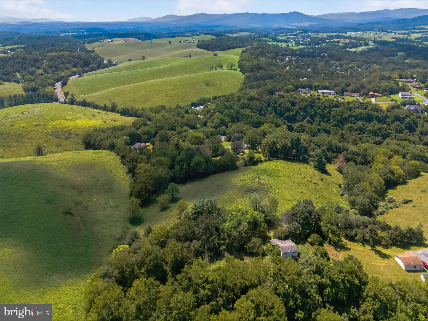 115 GRANDVIEW DR, LEXINGTON, Virginia 24450, 3 Bedrooms Bedrooms, 5 Rooms Rooms,1 BathroomBathrooms,Residential,For sale,115 GRANDVIEW DR,VARB2000144 MLS # VARB2000144