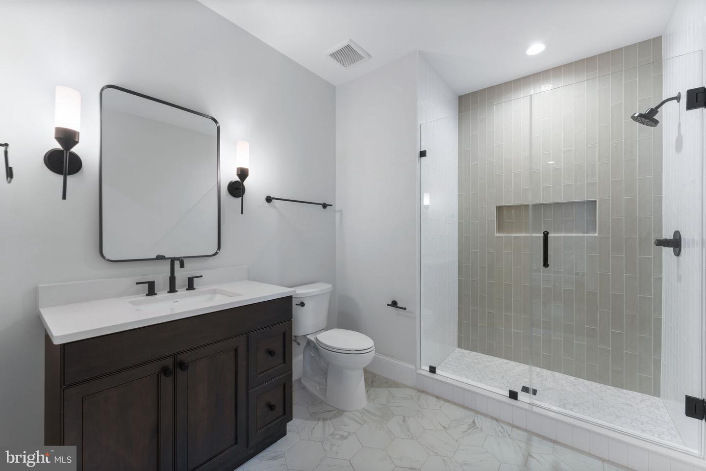 1446 COLA DR, MCLEAN, Virginia 22101, 6 Bedrooms Bedrooms, ,6 BathroomsBathrooms,Residential,For sale,1446 COLA DR,VAFX2264348 MLS # VAFX2264348