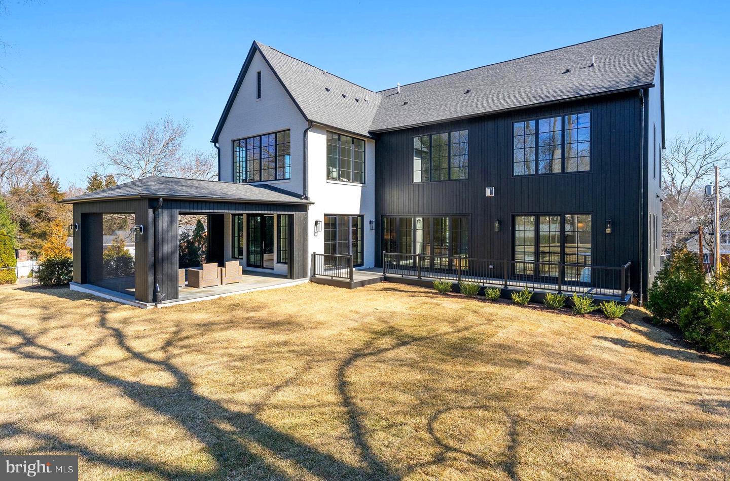 1446 COLA DR, MCLEAN, Virginia 22101, 6 Bedrooms Bedrooms, ,6 BathroomsBathrooms,Residential,For sale,1446 COLA DR,VAFX2264348 MLS # VAFX2264348