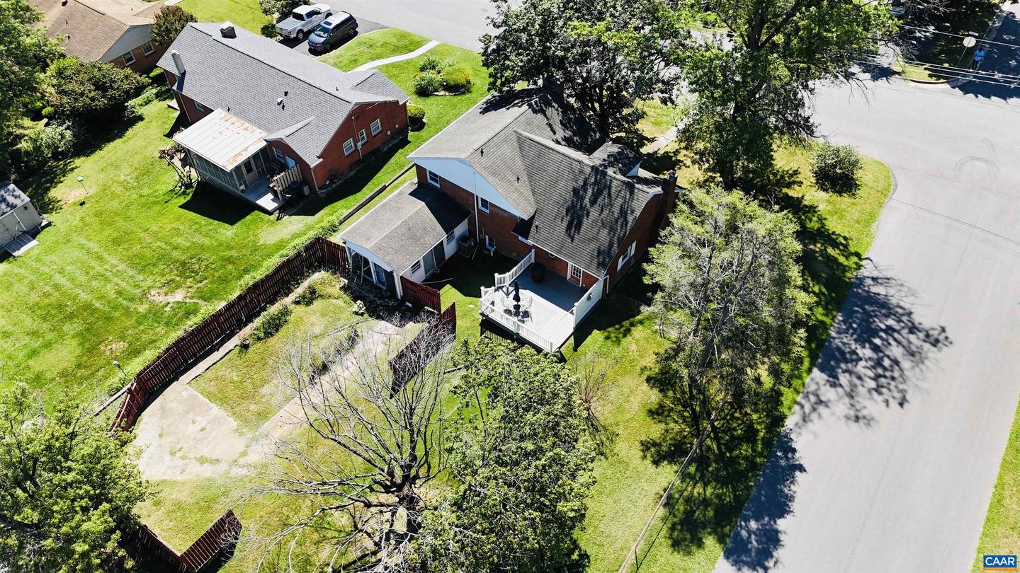 207 BURNLEY DR, STAUNTON, Virginia 24401, 4 Bedrooms Bedrooms, ,2 BathroomsBathrooms,Residential,For sale,207 BURNLEY DR,668452 MLS # 668452