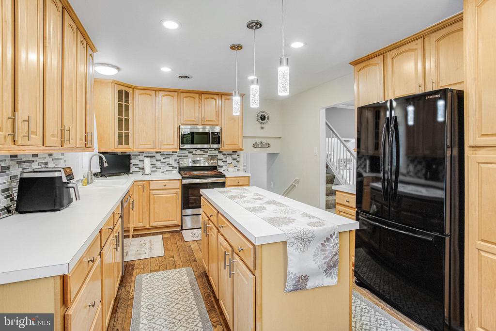 10414 HILLSIDE LN, FREDERICKSBURG, Virginia 22408, 3 Bedrooms Bedrooms, ,2 BathroomsBathrooms,Residential,10414 HILLSIDE LN,VASP2035870 MLS # VASP2035870