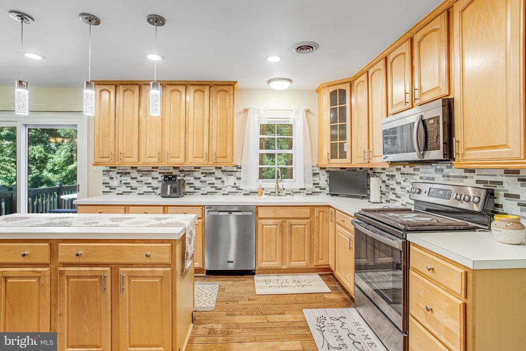 10414 HILLSIDE LN, FREDERICKSBURG, Virginia 22408, 3 Bedrooms Bedrooms, ,2 BathroomsBathrooms,Residential,10414 HILLSIDE LN,VASP2035870 MLS # VASP2035870