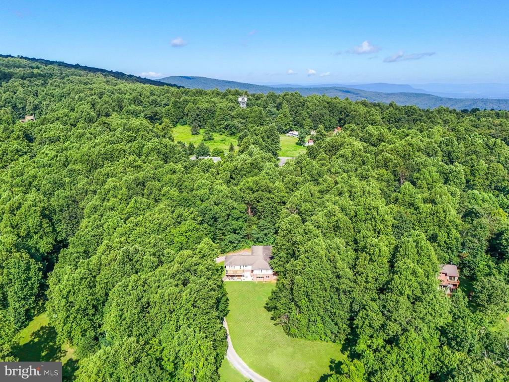 46 ROCK RIDGE LN, CHESTER GAP, Virginia, 4 Bedrooms Bedrooms, ,4 BathroomsBathrooms,Residential,46 ROCK RIDGE LN,VARP2002240 MLS # VARP2002240