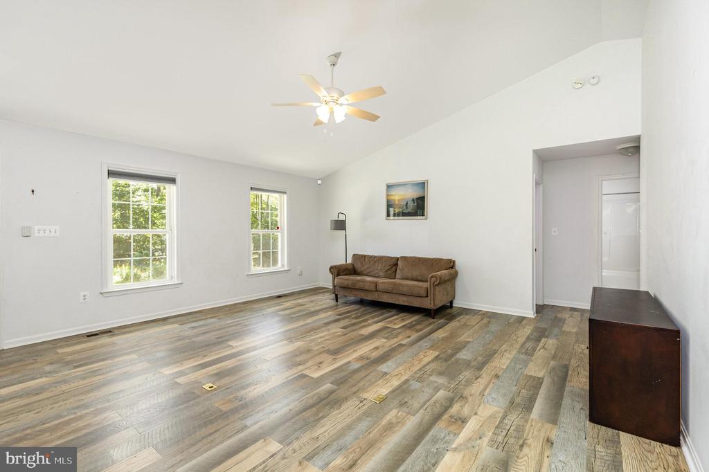 5428 RIDGE RD, SPOTSYLVANIA, Virginia 22551, 4 Bedrooms Bedrooms, ,3 BathroomsBathrooms,Residential,5428 RIDGE RD,VASP2035932 MLS # VASP2035932