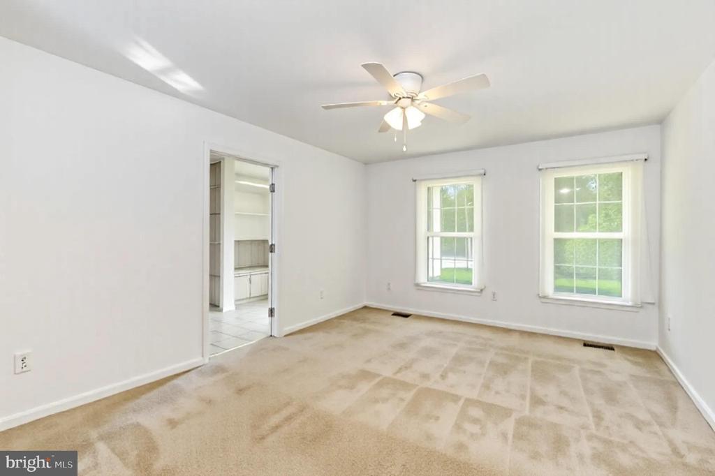 5428 RIDGE RD, SPOTSYLVANIA, Virginia 22551, 4 Bedrooms Bedrooms, ,3 BathroomsBathrooms,Residential,5428 RIDGE RD,VASP2035932 MLS # VASP2035932