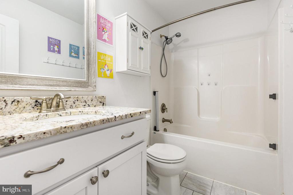 5428 RIDGE RD, SPOTSYLVANIA, Virginia 22551, 4 Bedrooms Bedrooms, ,3 BathroomsBathrooms,Residential,5428 RIDGE RD,VASP2035932 MLS # VASP2035932