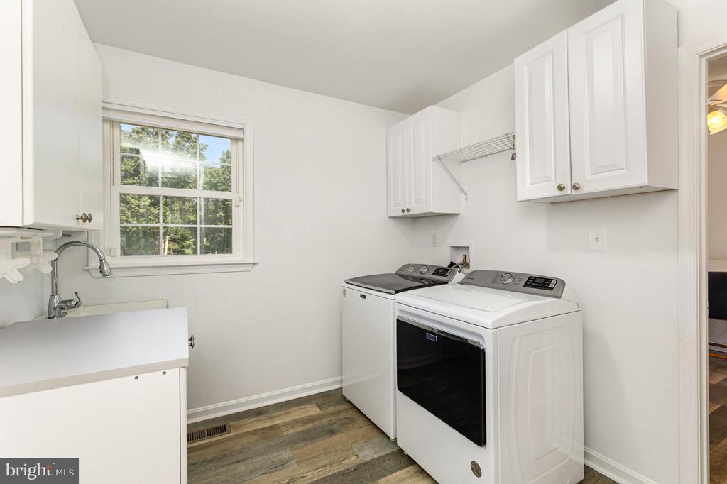 5428 RIDGE RD, SPOTSYLVANIA, Virginia 22551, 4 Bedrooms Bedrooms, ,3 BathroomsBathrooms,Residential,5428 RIDGE RD,VASP2035932 MLS # VASP2035932