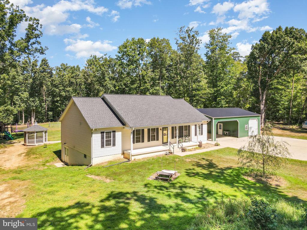 5428 RIDGE RD, SPOTSYLVANIA, Virginia 22551, 4 Bedrooms Bedrooms, ,3 BathroomsBathrooms,Residential,5428 RIDGE RD,VASP2035932 MLS # VASP2035932