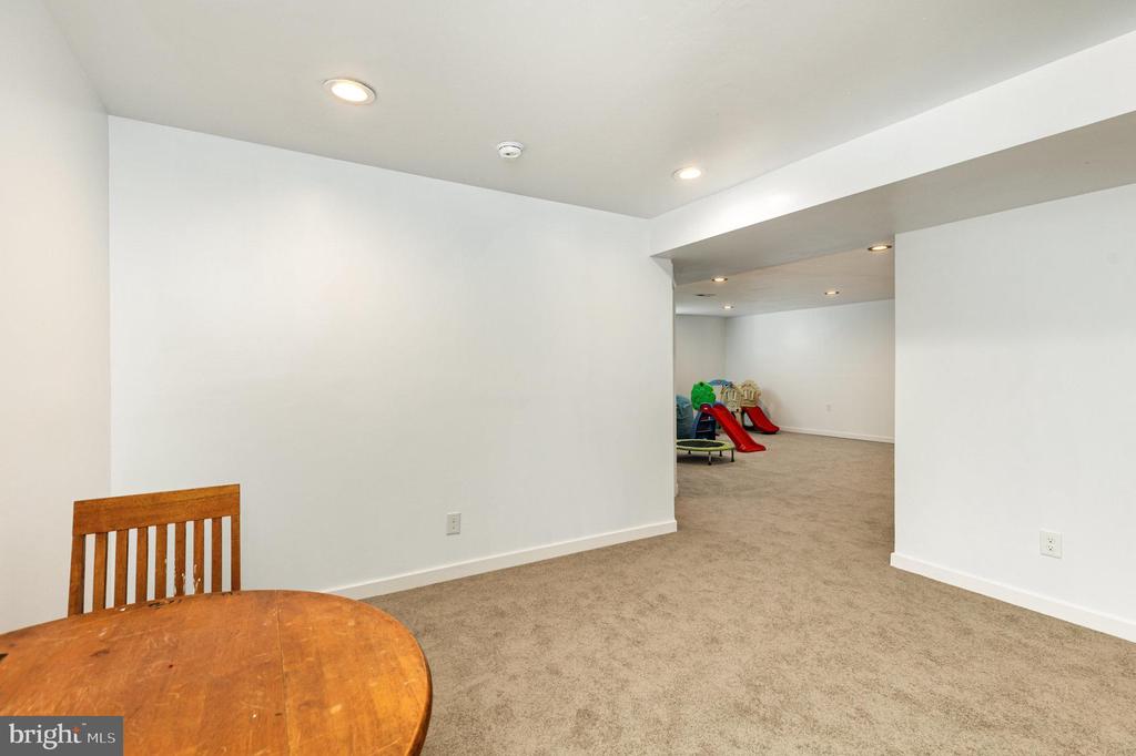 5428 RIDGE RD, SPOTSYLVANIA, Virginia 22551, 4 Bedrooms Bedrooms, ,3 BathroomsBathrooms,Residential,5428 RIDGE RD,VASP2035932 MLS # VASP2035932