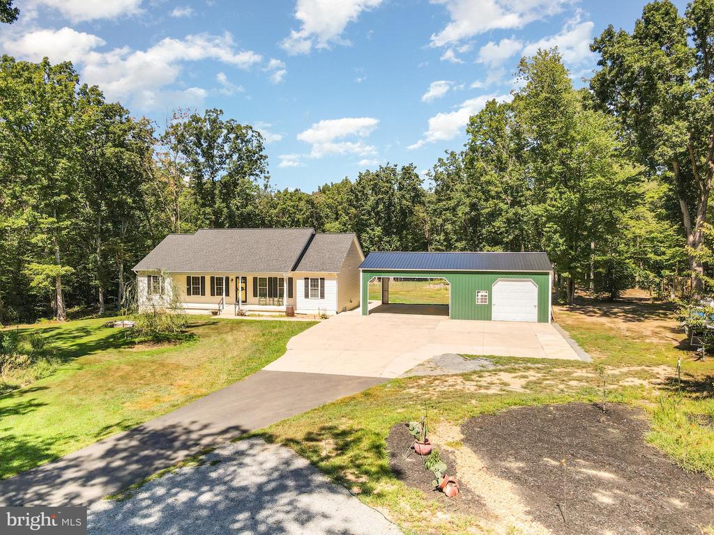 5428 RIDGE RD, SPOTSYLVANIA, Virginia 22551, 4 Bedrooms Bedrooms, ,3 BathroomsBathrooms,Residential,5428 RIDGE RD,VASP2035932 MLS # VASP2035932