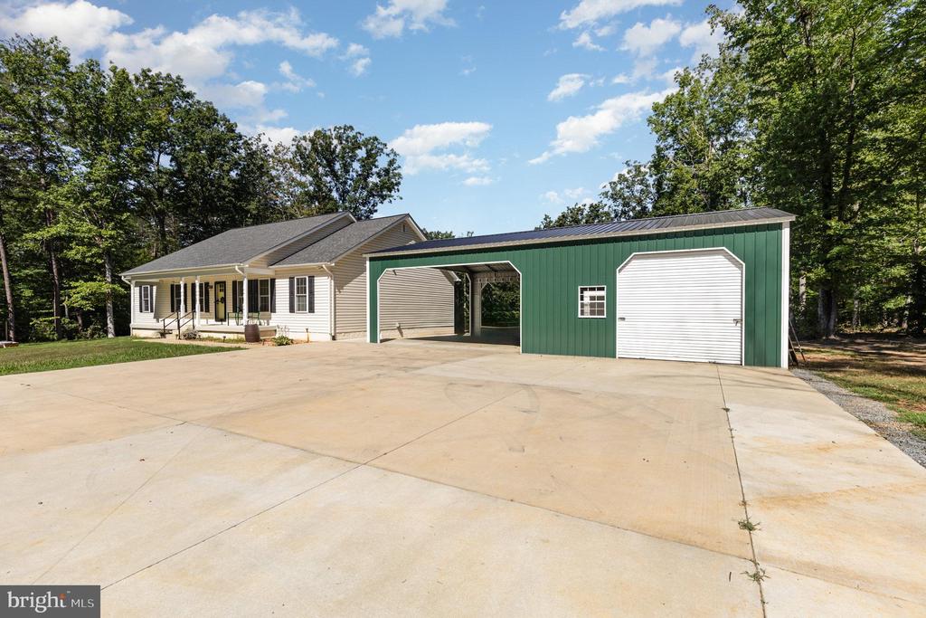 5428 RIDGE RD, SPOTSYLVANIA, Virginia 22551, 4 Bedrooms Bedrooms, ,3 BathroomsBathrooms,Residential,5428 RIDGE RD,VASP2035932 MLS # VASP2035932