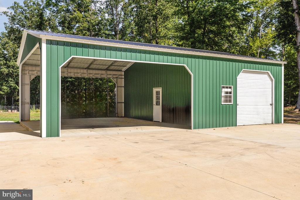 5428 RIDGE RD, SPOTSYLVANIA, Virginia 22551, 4 Bedrooms Bedrooms, ,3 BathroomsBathrooms,Residential,5428 RIDGE RD,VASP2035932 MLS # VASP2035932