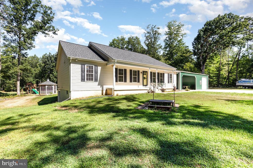 5428 RIDGE RD, SPOTSYLVANIA, Virginia 22551, 4 Bedrooms Bedrooms, ,3 BathroomsBathrooms,Residential,5428 RIDGE RD,VASP2035932 MLS # VASP2035932