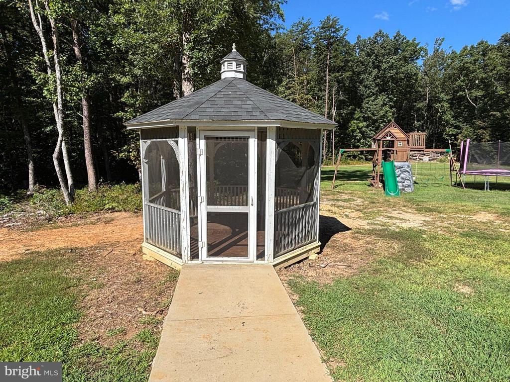 5428 RIDGE RD, SPOTSYLVANIA, Virginia 22551, 4 Bedrooms Bedrooms, ,3 BathroomsBathrooms,Residential,5428 RIDGE RD,VASP2035932 MLS # VASP2035932