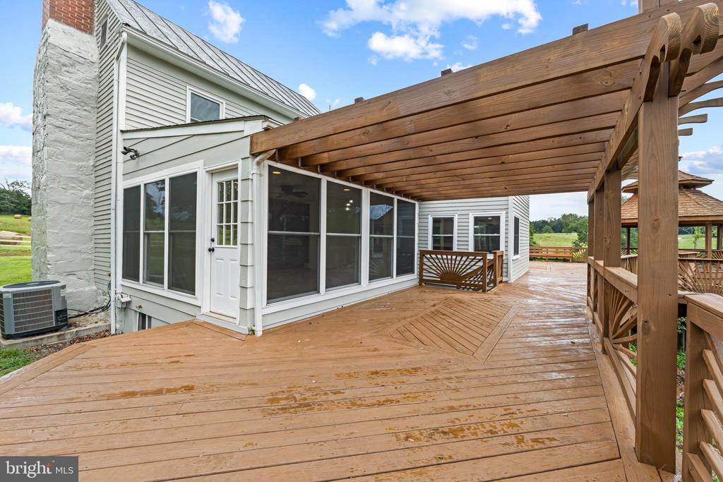 13506 TEAR JAMES TRL, AMISSVILLE, Virginia 20106, 3 Bedrooms Bedrooms, ,2 BathroomsBathrooms,Residential,13506 TEAR JAMES TRL,VACU2011460 MLS # VACU2011460