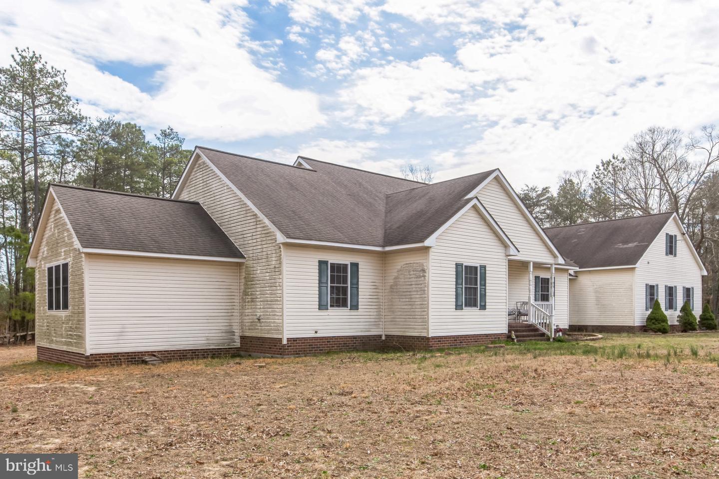 1000 ARLINGTON, DUNNSVILLE, Virginia 22454, 7 Bedrooms Bedrooms, 14 Rooms Rooms,4 BathroomsBathrooms,Residential,For sale,1000 ARLINGTON,VAES2000862 MLS # VAES2000862