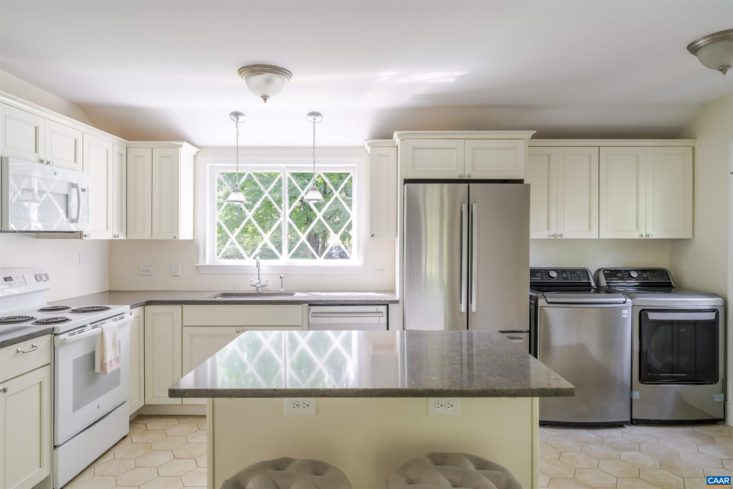 2904 BROOKMERE RD, CHARLOTTESVILLE, Virginia 22901, 3 Bedrooms Bedrooms, ,2 BathroomsBathrooms,Residential,2904 BROOKMERE RD,668357 MLS # 668357