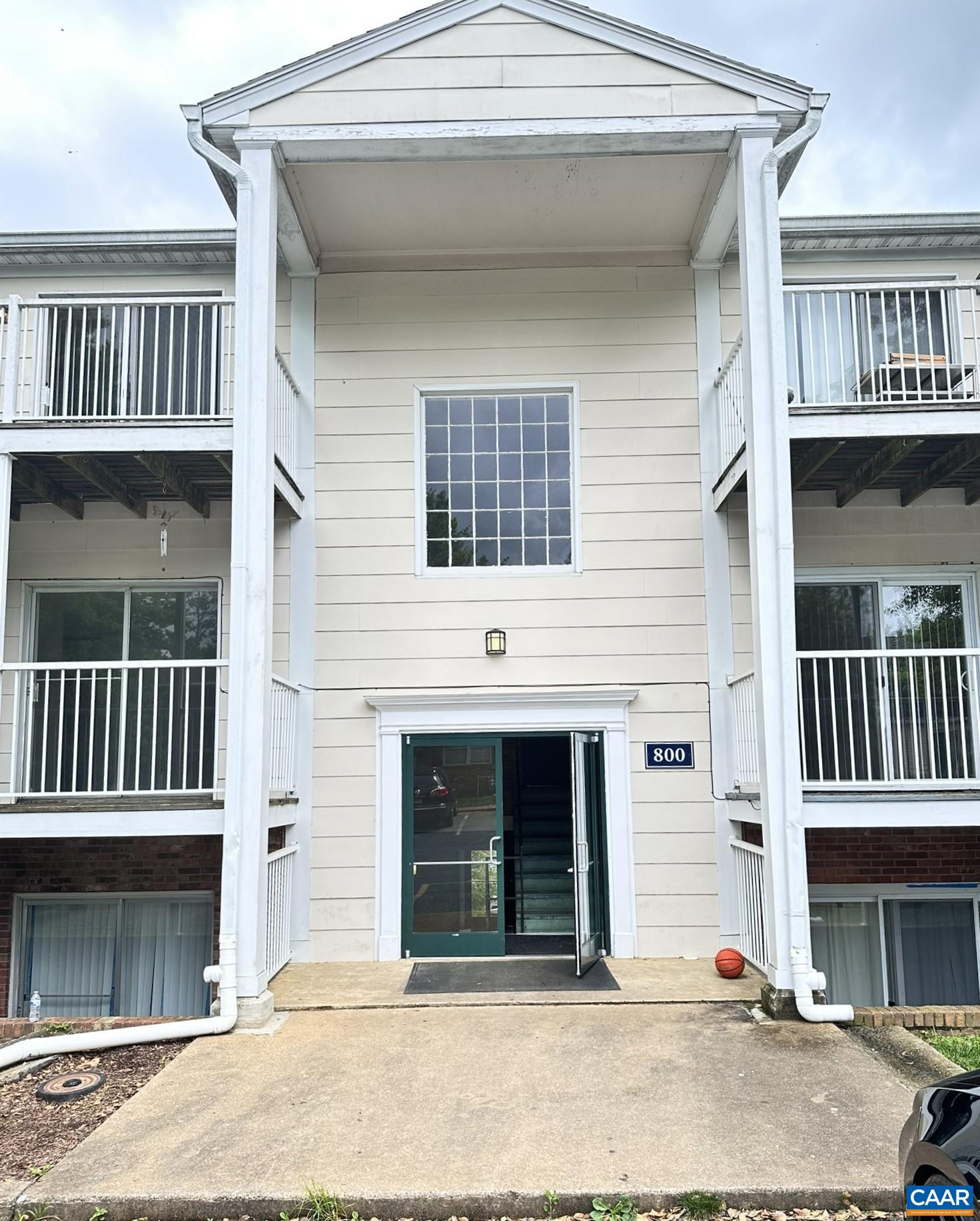 800 RUNNEL CT, CHARLOTTESVILLE, Virginia 22901, 2 Bedrooms Bedrooms, ,1 BathroomBathrooms,Residential,800 RUNNEL CT,668465 MLS # 668465