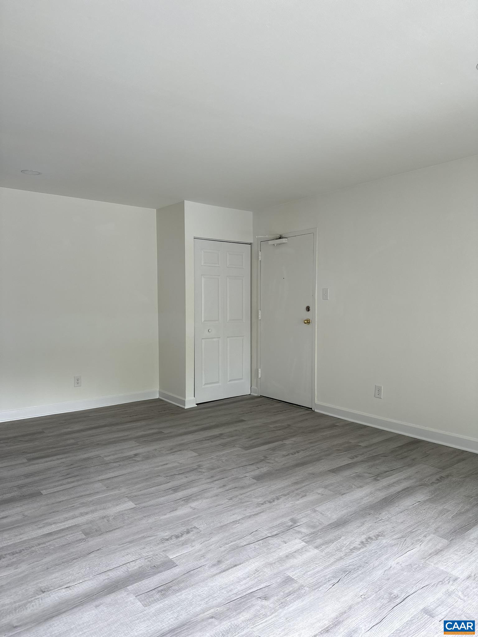800 RUNNEL CT, CHARLOTTESVILLE, Virginia 22901, 2 Bedrooms Bedrooms, ,1 BathroomBathrooms,Residential,800 RUNNEL CT,668465 MLS # 668465
