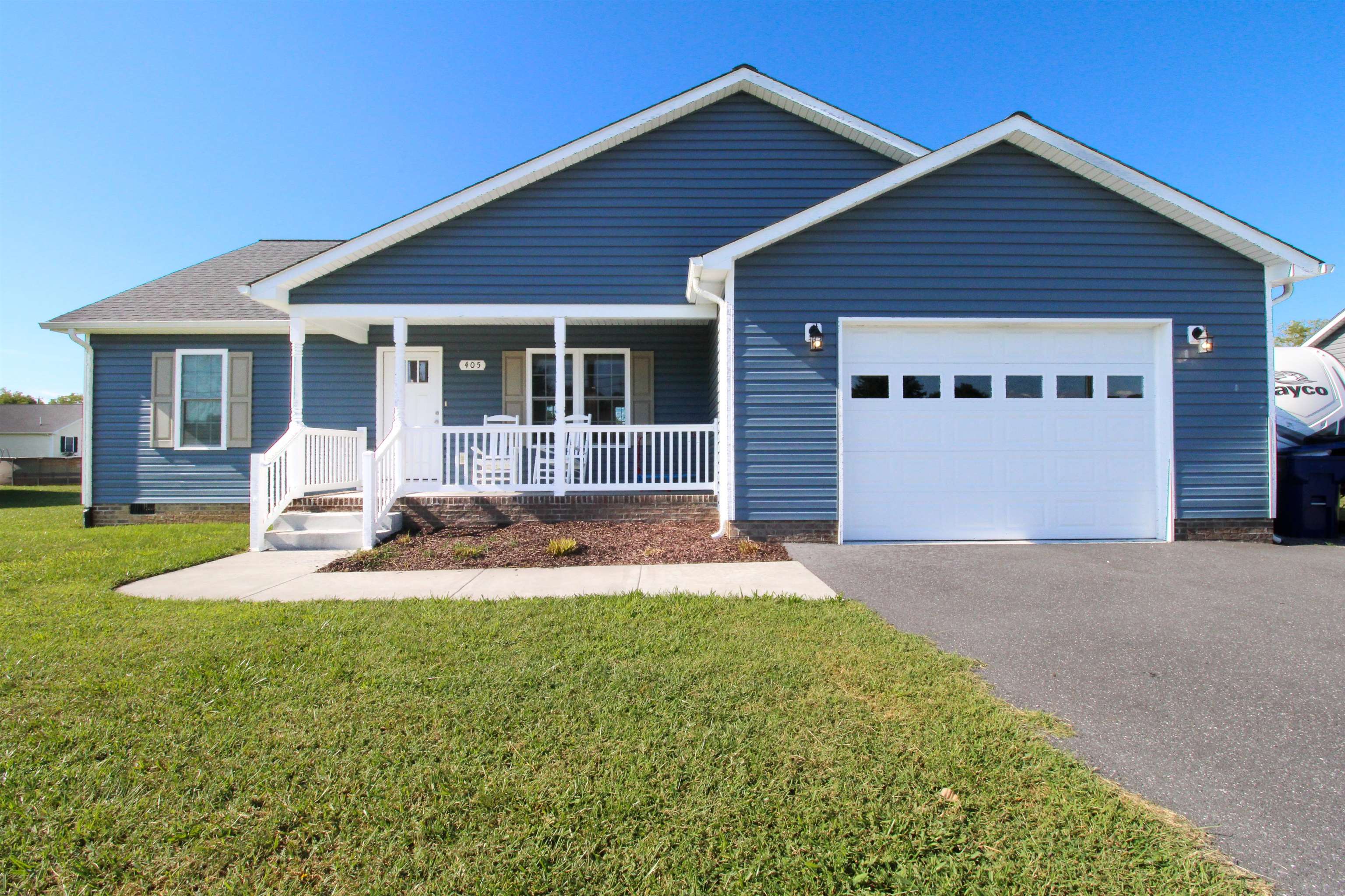 405 11TH ST, GROTTOES, Virginia 24441, 3 Bedrooms Bedrooms, ,2 BathroomsBathrooms,Residential,405 11TH ST,668468 MLS # 668468
