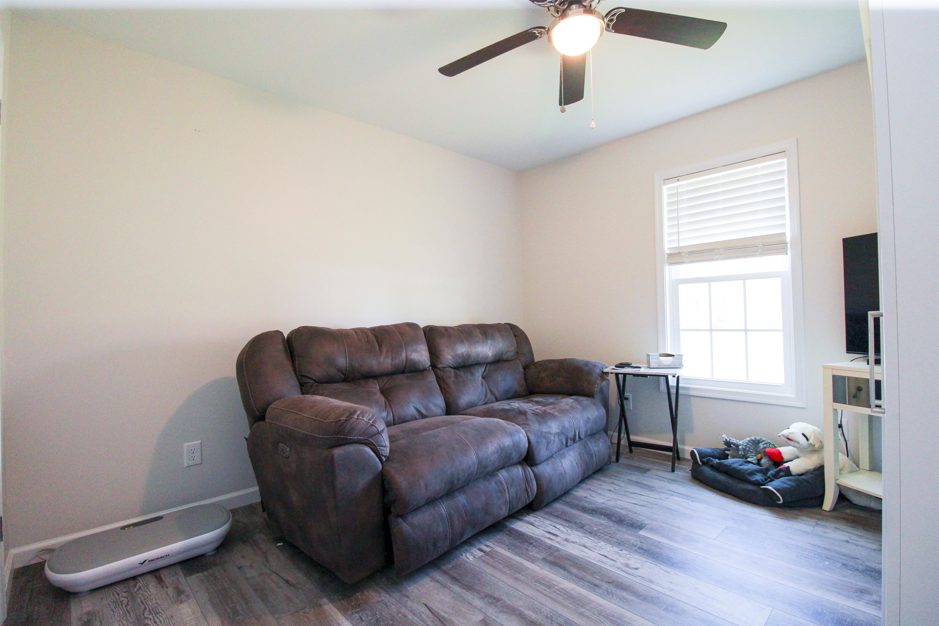 405 11TH ST, GROTTOES, Virginia 24441, 3 Bedrooms Bedrooms, ,2 BathroomsBathrooms,Residential,405 11TH ST,668468 MLS # 668468